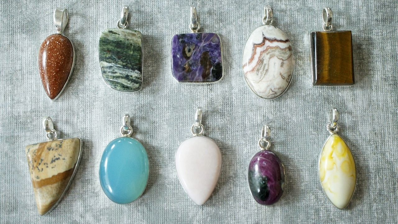 Kırmızı Doğal Taş